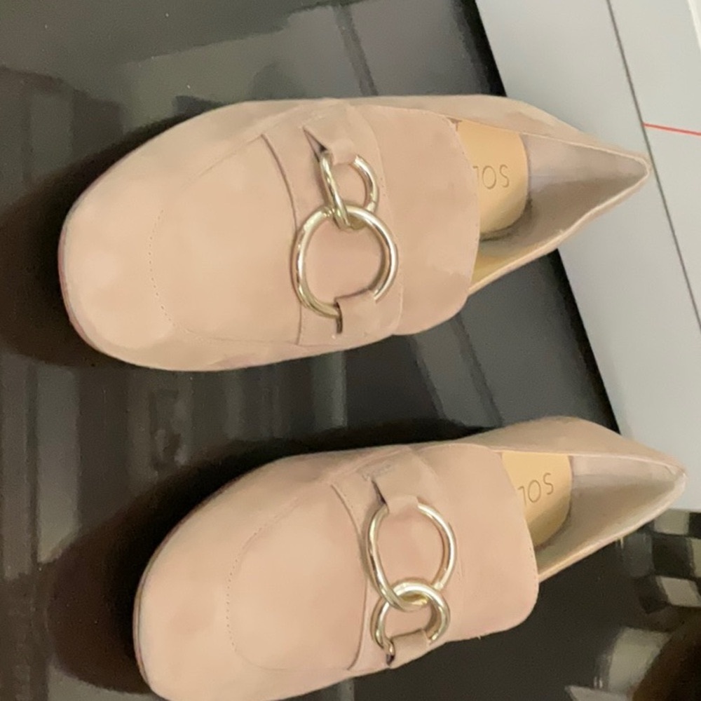 Sole Society 8.5 Shell Suede loafers Gold buckle.